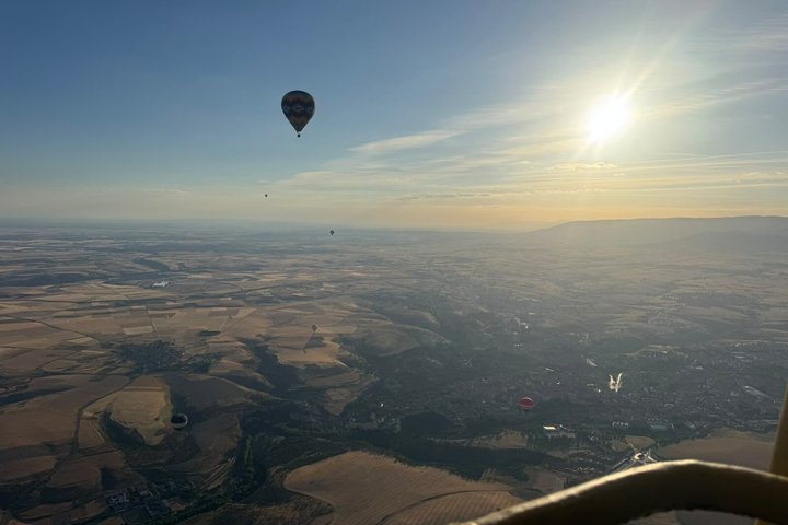 Flight in Globo Comfort at Dawn in Segovia