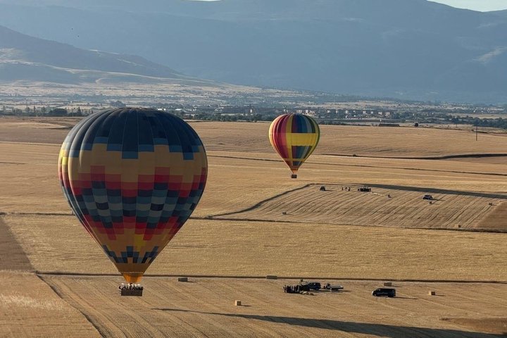 Flight in Globo Comfort at Dawn in Segovia