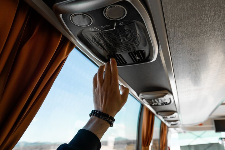 Airport Transfer: Keflavik Airport to Reykjavik Center in Iceland