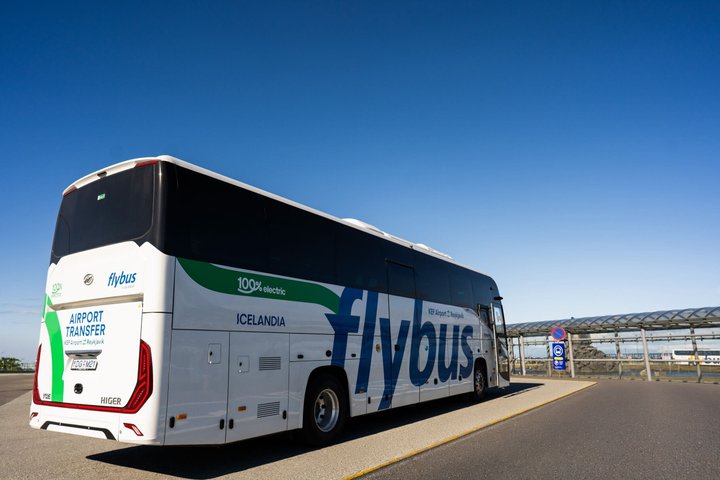 Airport Transfer: Keflavik Airport to Reykjavik Center in Iceland