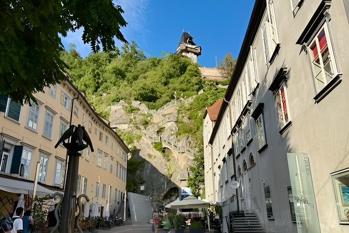 Graz Top 10 Self-guided bike tour with audio guide and GPS