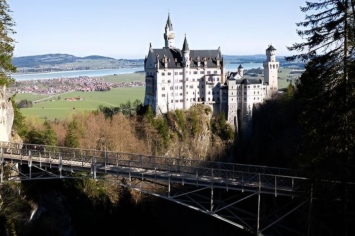 Neuschwanstein Castle Skip the Line Audio Guided Ticket