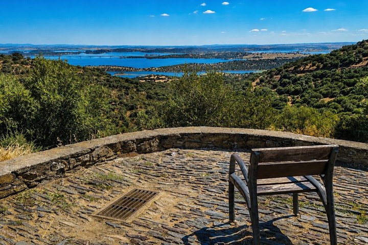 Visit to Monsaraz Castle (Evora - Monsaraz - Évora)