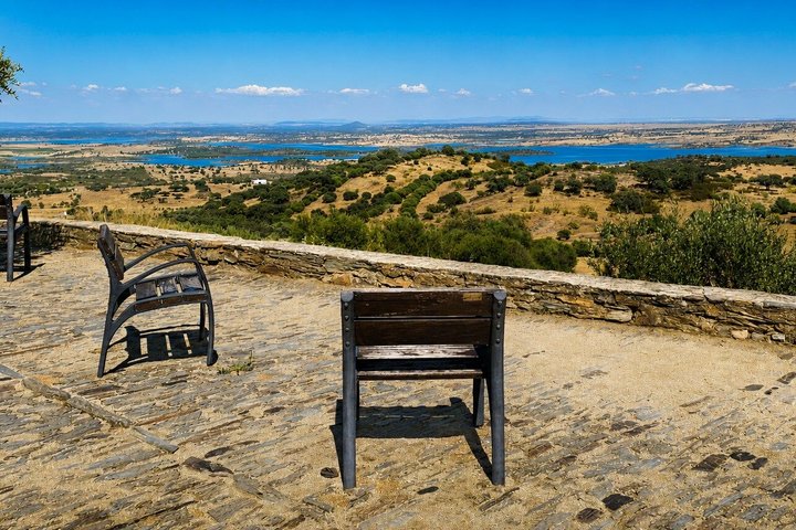 Visit to Monsaraz Castle (Evora - Monsaraz - Évora)