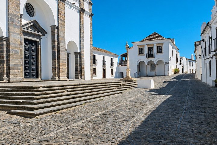 Visit to Monsaraz Castle (Evora - Monsaraz - Évora)