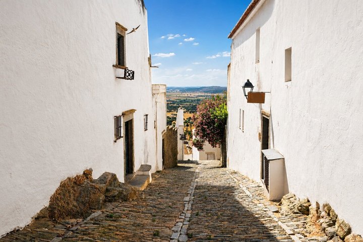 Visit to Monsaraz Castle (Evora - Monsaraz - Évora)