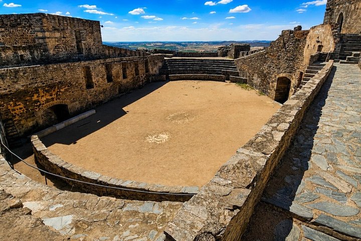 Visit to Monsaraz Castle (Evora - Monsaraz - Évora)