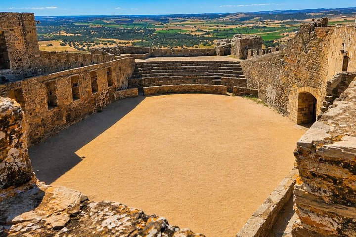 Visit to Monsaraz Castle (Evora - Monsaraz - Évora)