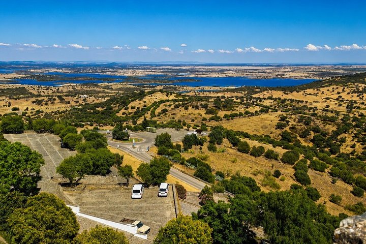 Visit to Monsaraz Castle (Evora - Monsaraz - Évora)