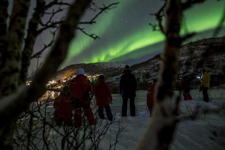 Tromsø: Small Group | Northern Lights Chase + All-Inclusive
