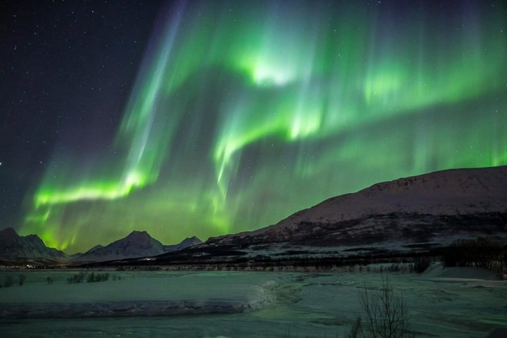 Tromsø: Small Group | Northern Lights Chase + All-Inclusive