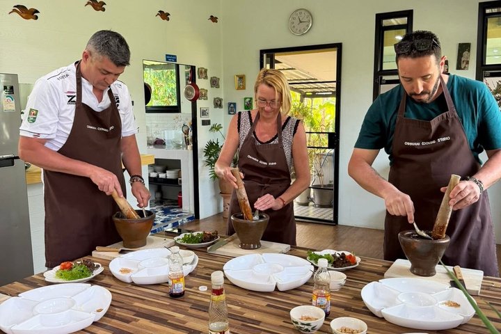 Thai Cooking Class in Chiangrai with The Market Tour