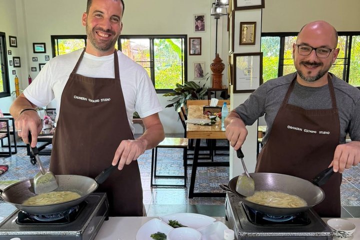Thai Cooking Class in Chiangrai with The Market Tour