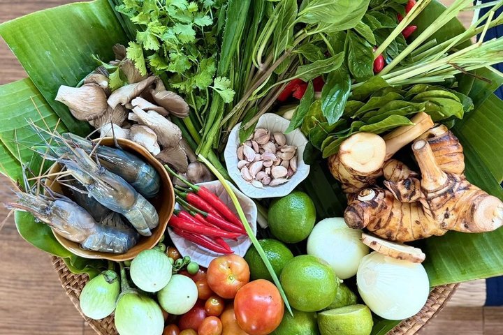 Thai Cooking Class in Chiangrai with The Market Tour