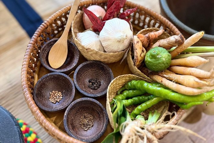 Thai Cooking Class in Chiangrai with The Market Tour