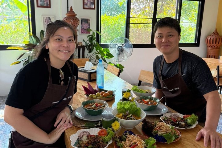 Thai Cooking Class in Chiangrai with The Market Tour