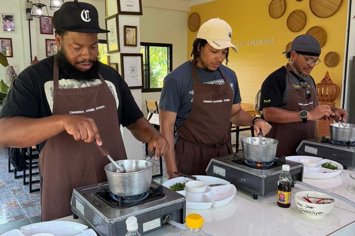 Thai Cooking Class in Chiangrai with The Market Tour