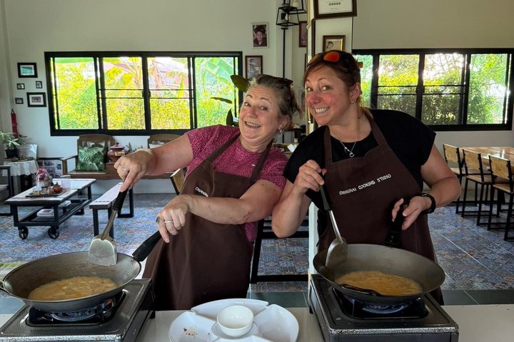 Thai Cooking Class in Chiangrai with The Market Tour
