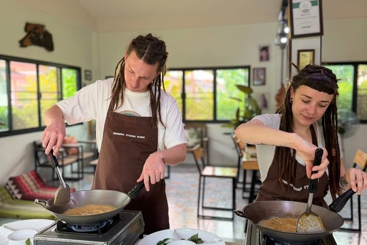 Thai Cooking Class in Chiangrai with The Market Tour