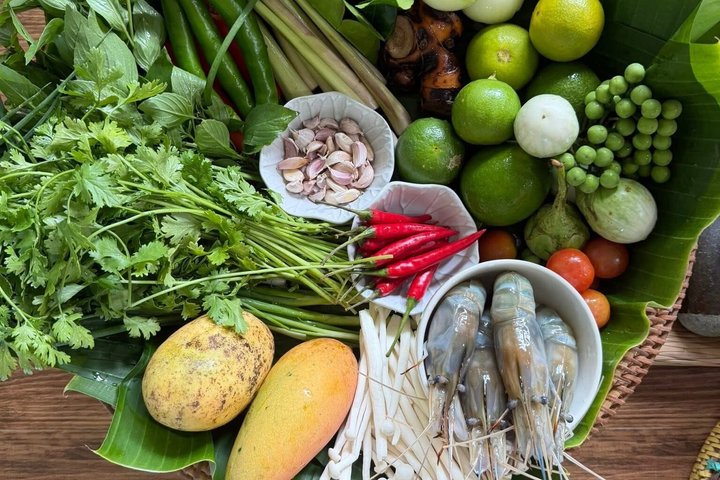 Thai Cooking Class in Chiangrai with The Market Tour