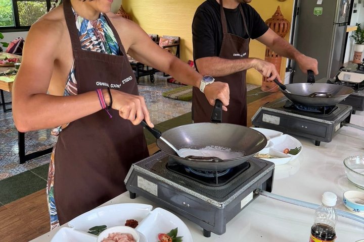 Thai Cooking Class in Chiangrai with The Market Tour