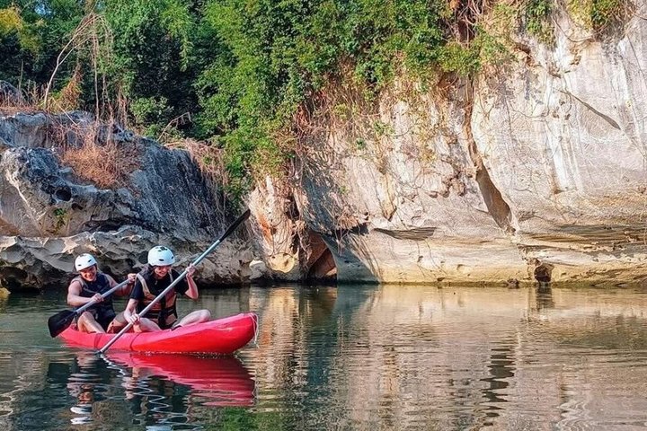 Scenic 9 km Kwai Noi River Kayaking Tour in Kanchanaburi