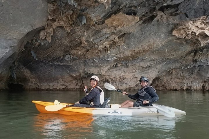 Scenic 9 km Kwai Noi River Kayaking Tour in Kanchanaburi