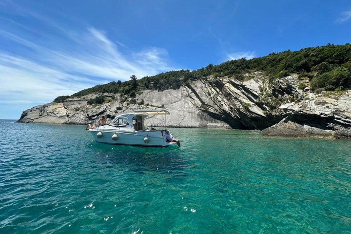 Private Boat Tour from Bar Hidden Beaches, Snorkeling and Fishing