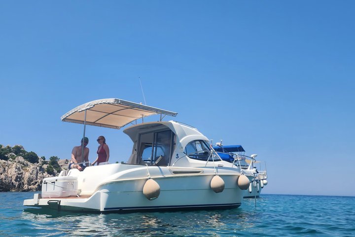 Private Boat Tour from Bar Hidden Beaches, Snorkeling and Fishing