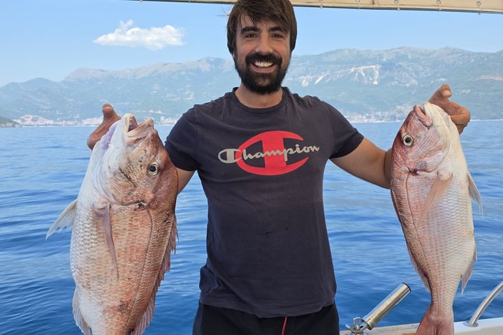 Private Boat Tour from Bar Hidden Beaches, Snorkeling and Fishing