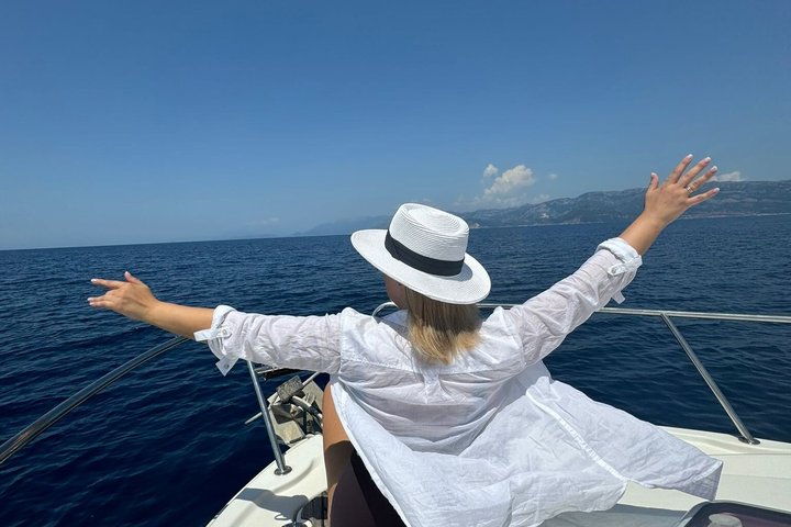 Private Boat Tour from Bar Hidden Beaches, Snorkeling and Fishing