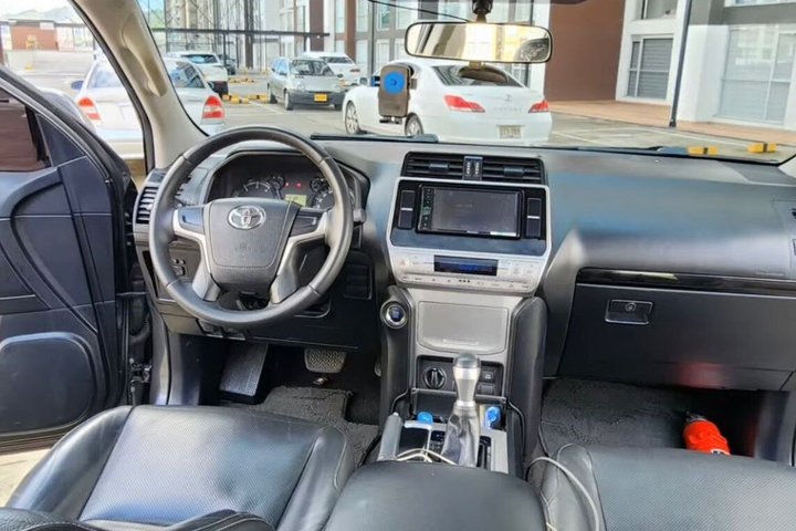 Transfer Premium Manizales Pereira All Inclusive in luxury SUV
