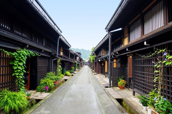 Shirakawago & Takayama Bus Tour from Nagoya w/Optional Lunch