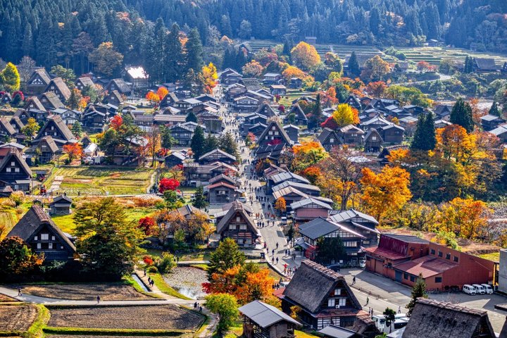Shirakawago & Takayama Bus Tour from Nagoya w/Optional Lunch