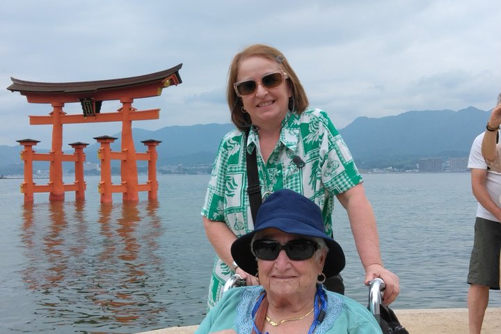 Hiroshima Cruise Pickup : Miyajima & Peace Park Tour with car