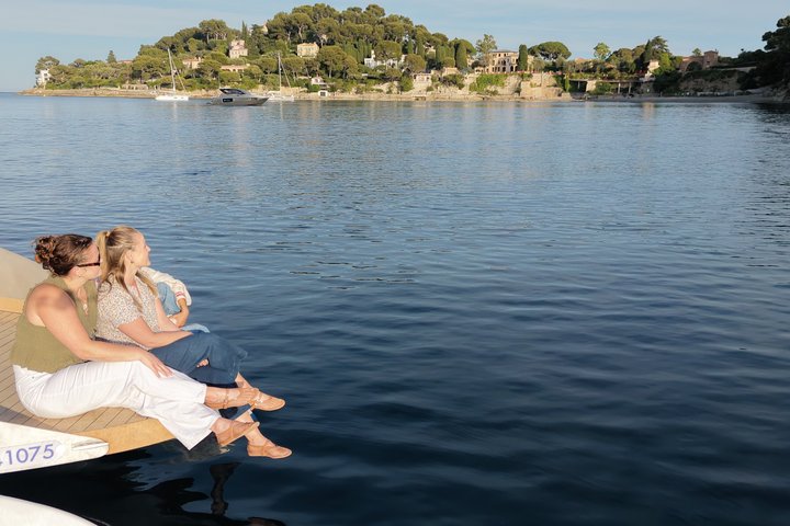 Romantic Private Tour for 2 on your own Solar Powered Boat