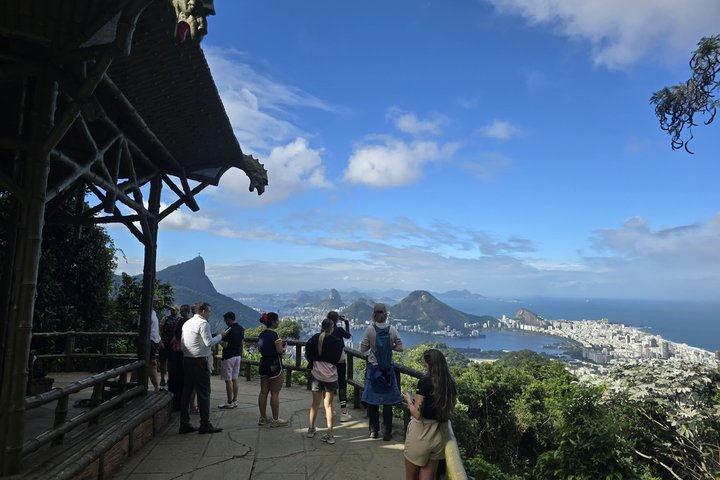Rio: Tijuca Rainforest Hike, Wildlife, Waterfalls & Caves