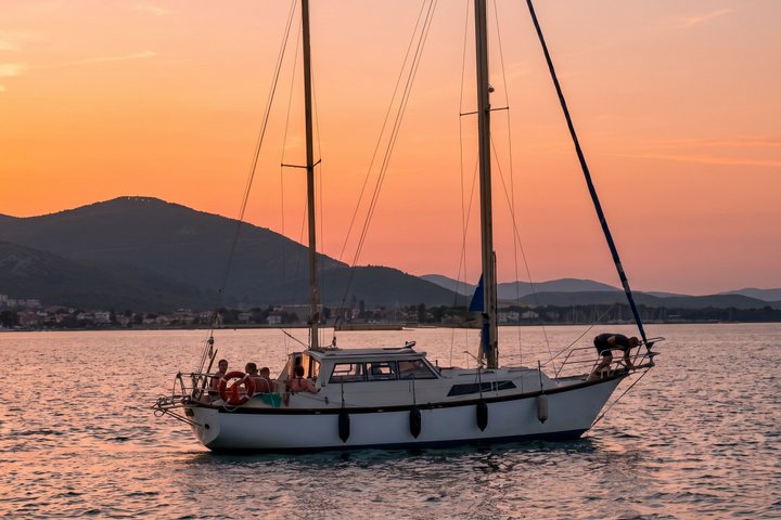 Alghero : Morning Sailing Slow & Bath Stops (Adults Only)