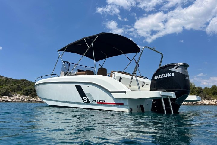 From Trogir & Split: Half Day Speedboat Tour with Blue Lagoon