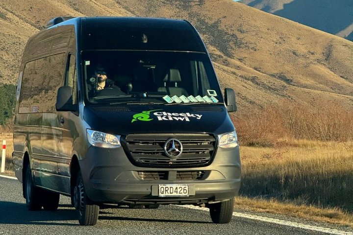 Tekapo to Queenstown via Mt Cook Small-Group Tour (one way)