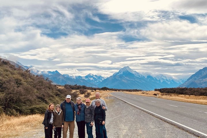 Tekapo to Queenstown via Mt Cook Small-Group Tour (one way)