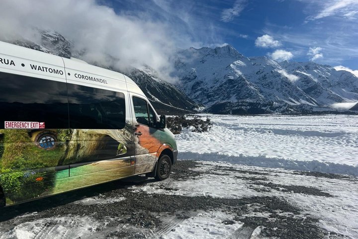 Tekapo to Queenstown via Mt Cook Small-Group Tour (one way)