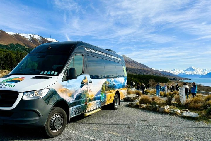 Mt Cook & Hooker Valley Small Group Tour from Queenstown