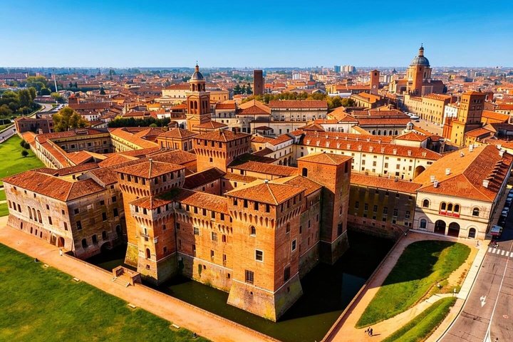 Hello Mantua: Private 2-Hour Intro City Walk with Local Guide