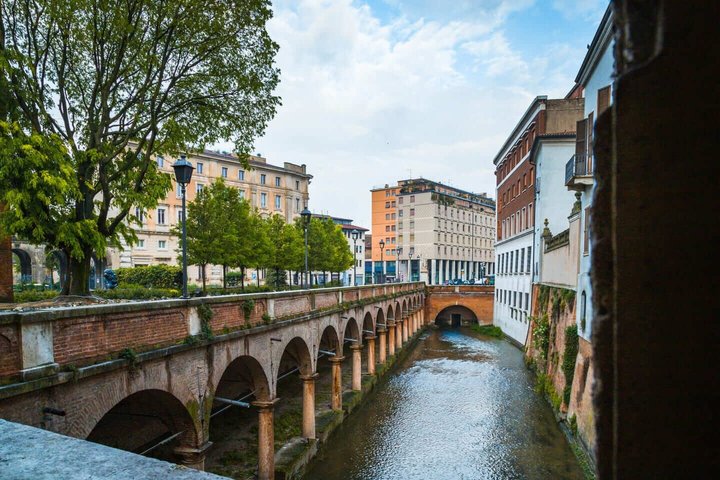 Hello Mantua: Private 2-Hour Intro City Walk with Local Guide
