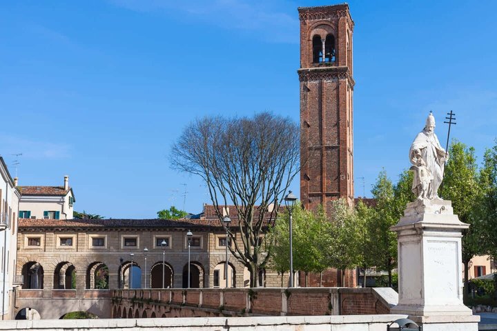 Hello Mantua: Private 2-Hour Intro City Walk with Local Guide