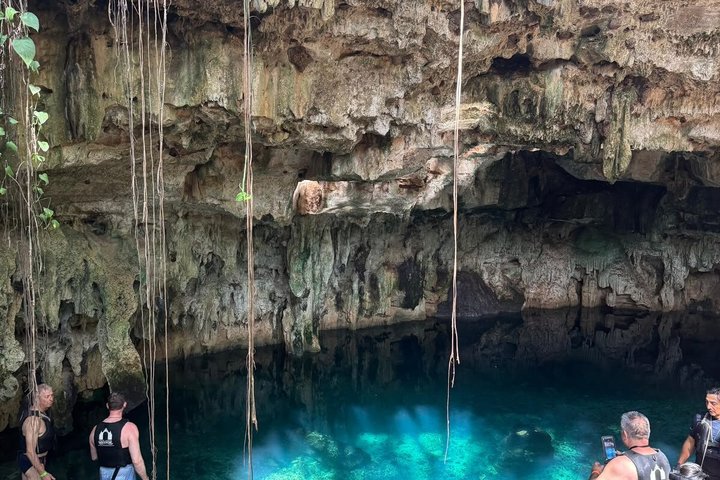 Uxmal, two Amazing Cenotes & Local Food Tour from Mérida