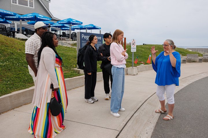 Peggy's Cove Small-Group Express: Scenic Tour from Halifax