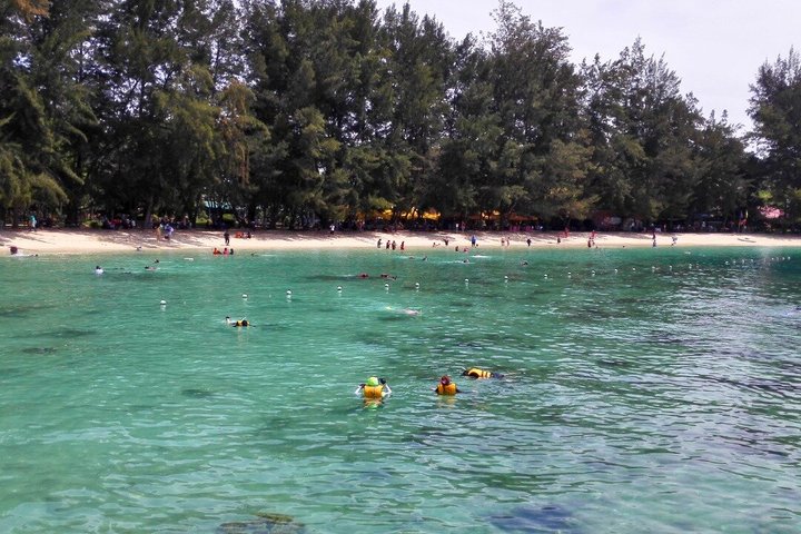Tunku Abdul Rahman Marine Sapi and Manukan Snorkeling with Lunch