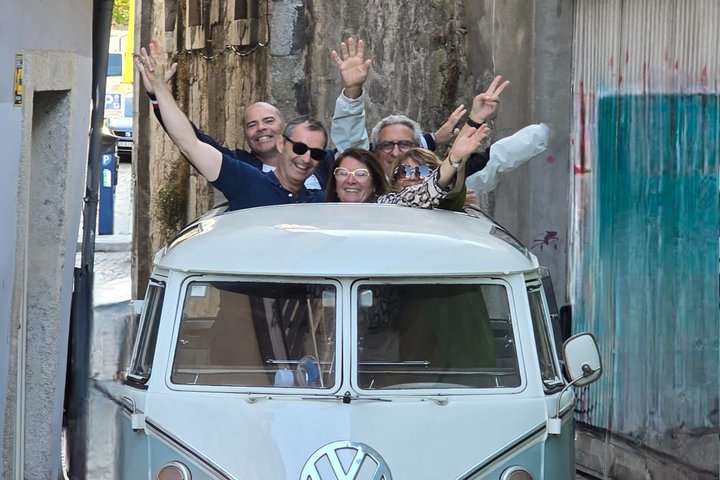 Porto: Private Vintage VW Kombi Tour with Open Roof (2-8 People)